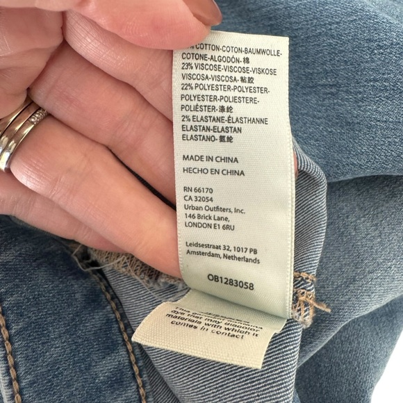 Free People - Just Float On Raw Hem Flared Jeans Sz 28 - Picture 7 of 7